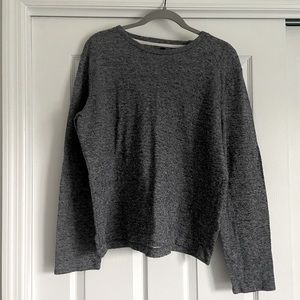 Lightweight sweatshirt.